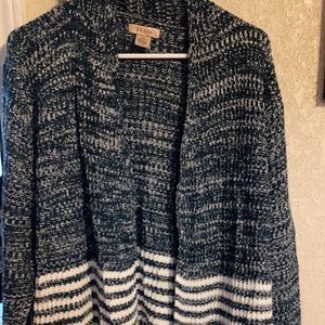 2x blue and white cardigan